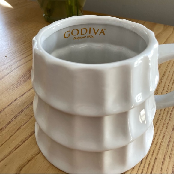 Godiva White Christmas Tree Mug NWOT - Picture 3 of 5